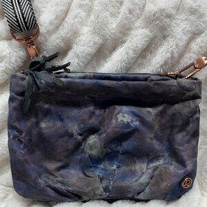 Lululemon Go Lightly Crossbody in Abstract Multi Print w/ Striped Strap